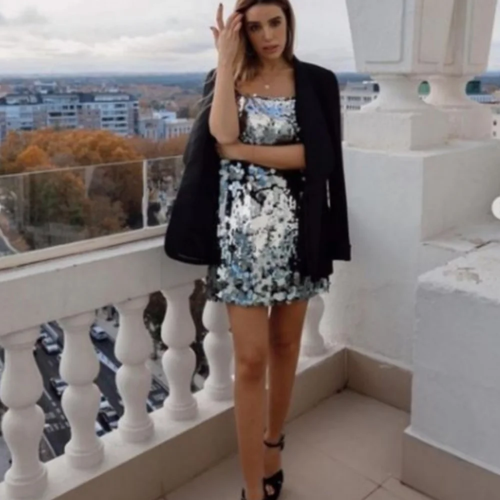 ZARA SILVER SEQUIN MINI DRESS  Bloggers favite - Picture 14 of 17